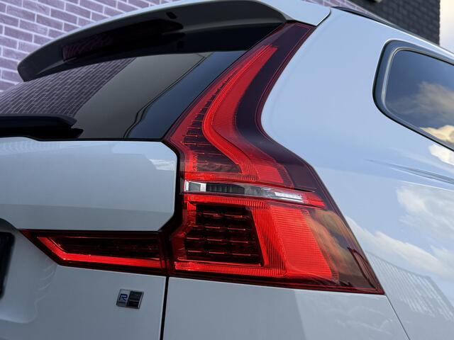 Volvo XC60 2.0 T8 Twin Engine AWD R-Design | Sport uitlaat | Trekhaak | Luchtvering | Bowers & Wilkins | 22'' | Memory L+R | Panoramadak | Massage | Stoel Koeling + verwarming | VOL VOL