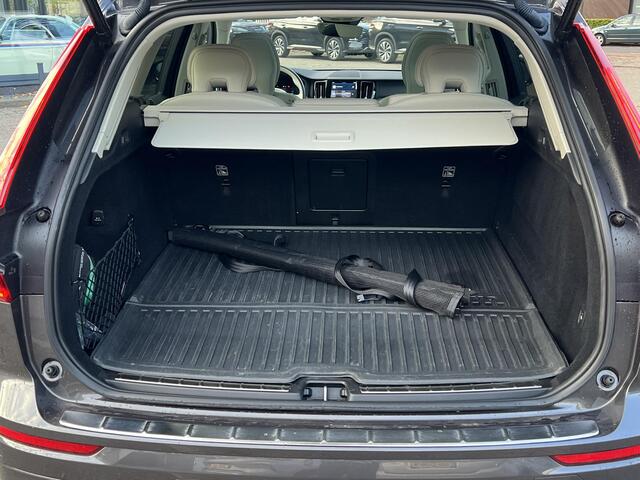 Volvo XC60 2.0 T6 Plug-in hybrid AWD Inscription Expression Mega Vol! 360° Camera | Harman Kardon | Leder | Stoel+Stuurverwarming | Panoramadak | Trekhaak | 12 mnd Bovag Garantie