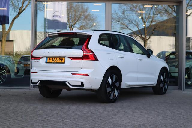 Volvo XC60 2.0 T6 Plug-in hybrid AWD Ultimate Dark | Schuif-/ kanteldak| Head-up display| Harman Kardon audiosysteem| Stoelverwarming voor + achter| Stuurwielverwarming| Semi- elektrisch inklapbare trekhaak|