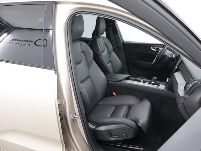 Volvo XC60 2.0 T6 Plug-in hybrid AWD Ultimate Dark | Trekhaak | Schuifdak | Harman Kardon | 360 camera | Head-up | Stoelverwarming voor & achter | Keyless Go |