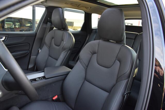 Volvo XC60 T6 AWD 350PK Plug-in Hybrid Ultra Dark | Trekhaak | Leer | H&K | ACC | Thuislader |