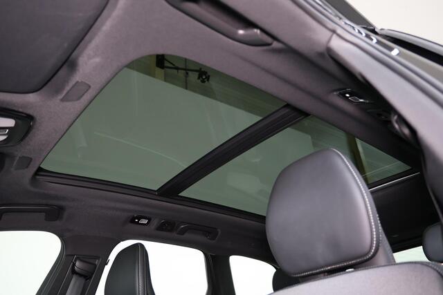 Volvo XC60 T6 Recharge AWD Ultra Black Edition - Panorama/schuifdak - IntelliSafe Assist & Surround - 360º Camera - Harman/Kardon audio - Adaptieve LED koplampen - Verwarmde voorstoestolen, stuur & achterbank - Parkeersensoren voor & achter - Elektr. bedienb. voorel