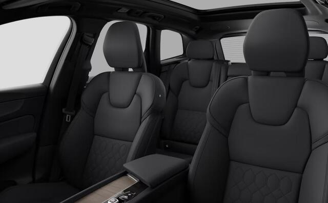 Volvo XC60 2.0 T6 Plug-in hybrid AWD Plus Dark | Luchtvering | Panoramadak | 360 Camera | Head Up Display | Donker Glas | Zwarte Hemel |