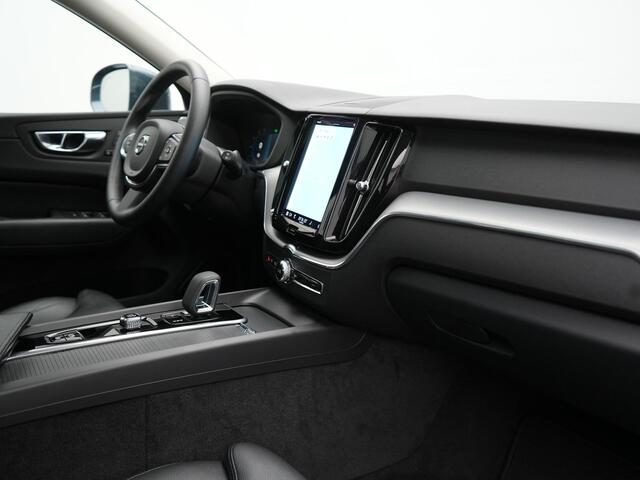 Volvo XC60 T8 AWD Inscription Plug In Hybrid 391pk Dealer O.H. PHEV | Trekhaak Af Fabriek | Luchtvering | Head Up | Adaptive Cruise | 360 Camera | Harman&Kardon | Lederen Sportstoelen Memory & Verwarmd | Google Assistent | App