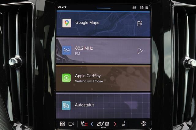 Volvo XC60 T6 Recharge AWD Plus Dark - Panorama/schuifdak - IntelliSafe Assist & Surround - 360º Camera - Harman/Kardon audio - Adaptieve LED koplampen - Verwarmde voorstoelen, stuur & achterbank - Elektr. bedienb. voorstoelen met geheugen - Parkeersensoren voor & a