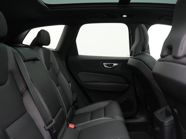 Volvo XC60 Recharge T6 AWD R-Design Plug In Hybrid 341pk Dealer O.H. PHEV | Panodak | Adaptive Cruise | 360 Camera | Google Assistent | Lederen Sportstoelen Memory & Verwarmd | Apple Carplay | Keyless | Virtual | Navigatie | DAB |