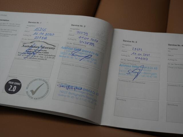 Volvo XC60 Recharge T8 AWD Inscription Plug In Hybrid 391pk Dealer O.H. PHEV | Trekhaak Af Fabriek | Panodak | Adaptive Cruise | Lederen Sportstoelen Memory & Verwarmd | Harman & Kardon | Apple Carplay | Blis | Stuur Verwarmd | Navigatie | Virtual |