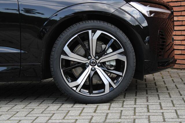 Volvo XC60 T8 Plug-in hybrid AWD Ultra Dark | | Nieuwe auto | Luchtvering | Trekhaak Semi-Elektrisch | Panoramisch schuif- /kanteldak | 21" inch lichtmetalen velgen | Head-Up Display | 360 graden camera | Harman/Kardon Audiosysteem | Extra getint glas | Elektrisch v