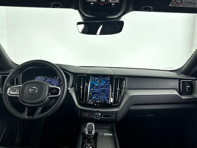 Volvo XC60 B5 Aut. Ultimate Dark | Panoramadak | Harman Kardon | 360º camera | Head-up display | Stoel- en Stuurverwarming | Trekhaak