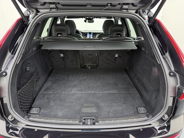 Volvo XC60 2.0 T6 Plug-in hybrid AWD Plus Black Edition Panodak/Camera/HarmanKardon etc.