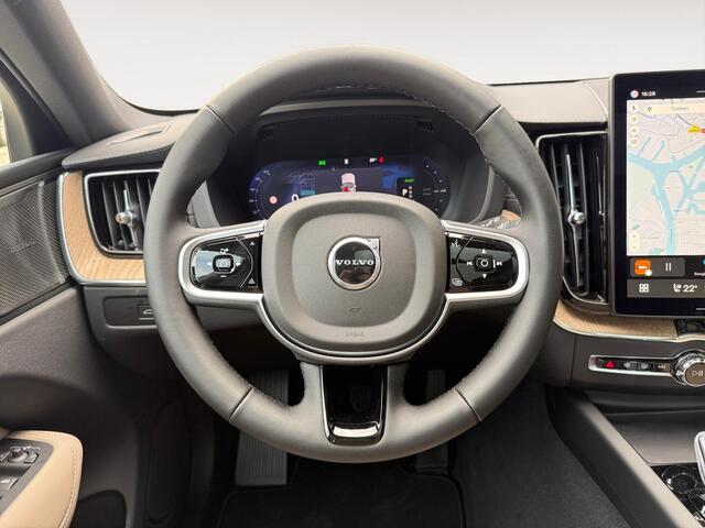 Volvo XC60 2.0 T6 Plug-in hybrid AWD Ultra Bright | Luchtvering | Cardamom Interieur | Harman/Kardon Audio | Panoramadak |