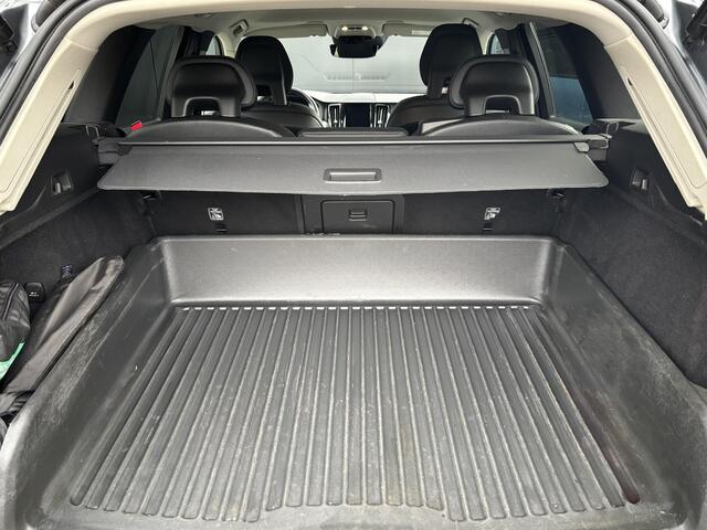 Volvo XC60 2.0 D5 AWD Inscription standkachel/Luchtvering/ 360 camera/ business Connect/ Intellisafe/ Winter/scandinavian line/ trekhaak/ 20 inch/ alarm