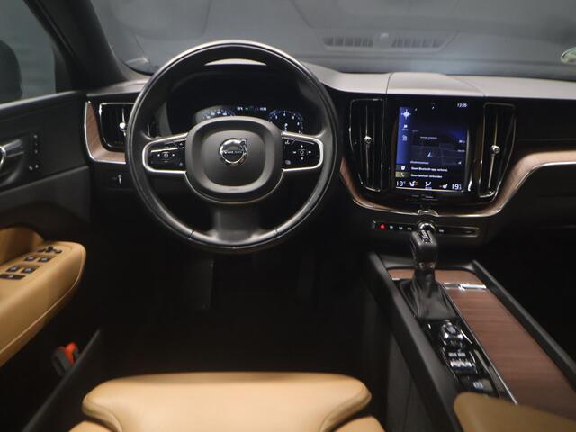 Volvo XC60 2.0 B5 AWD Inscription [MEMORY SEATS, APPLE CARPLAY, ANDROID, STUURVERWARMING, CAMERA, STOELVERWARMING V+A, VOL LEDER, CRUISE, CLIMATE, NIEUWSTAAT]