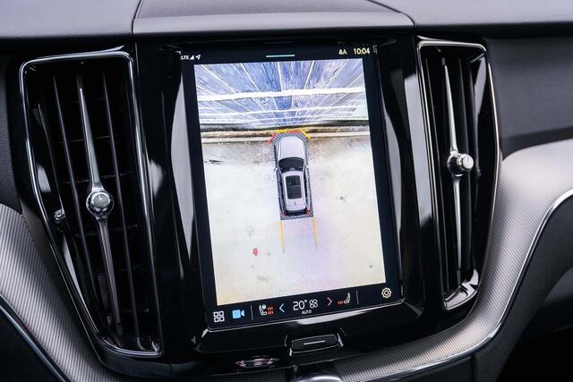 Volvo XC60 T8 Plug-in hybrid AWD Plus Black Edition | 360° Camera | Trekhaak | Adaptieve Full LED | Harman Kardon audio | Verwarmbare voorruit