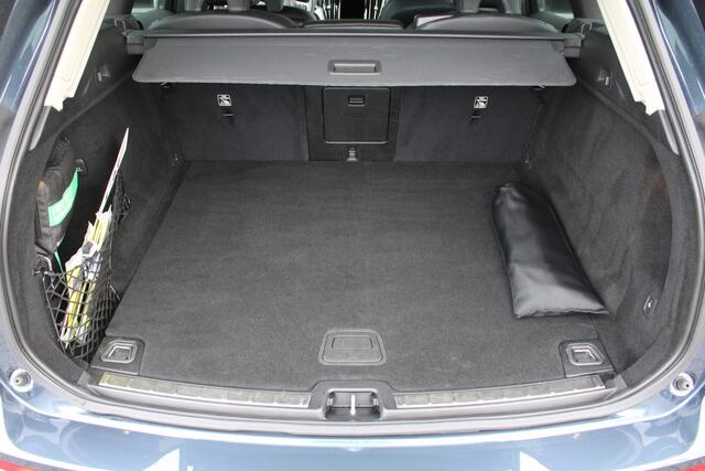 Volvo XC60 B5 Automaat Business Pro | Adapt. Cruise | Trekhaak | Camera | Verw. stoelen & stuurwiel | DAB
