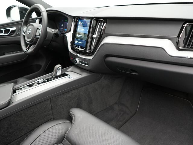 Volvo XC60 T6 Plug in Hybrid LONG RANGE AWD R-Design 350pk Dealer O.H. PHEV | Panodak | 360 Camera | Luxe Lederen Sportstoelen Memory & Ventilatie | 21" L.M | Google Maps | Keyless | Verwarmde Stoelen & Stuur | Virtual |  DAB |