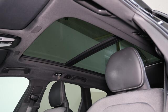 Volvo XC60 T6 Recharge AWD Plus Black Edition - Luchtvering - Panorama/schuifdak - IntelliSafe Assist & Surround - 360º Camera - Bowers & Wilkins audio - Adaptieve LED koplampen - Verwarmde voorstoelen, stuur & achterbank - Parkeersensoren voor & achter - Elektr. be