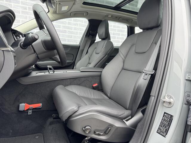 Volvo XC60 2.0 T6 Plug-in hybrid AWD Plus Dark | Trekhaak | 360 Camera | Schuif-/Kanteldak | Stoel-/Stuurverwarming | Adaptive Cruise Control | Elektrisch Verstelbare Voorstoelen