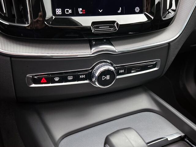 Volvo XC60 2.0 T6 AWD Plus Bright | Trekhaak | Leder | Panorama dak |