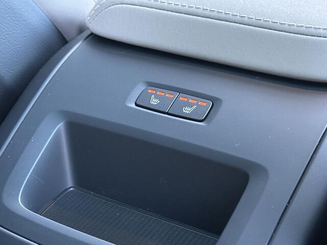 Volvo XC60 2.0 T6 Plug-in hybrid AWD Plus Dark schuifdak/ 20 inch/ extra getint glas/ climate line/ intellisafe / Cardamom bekleding