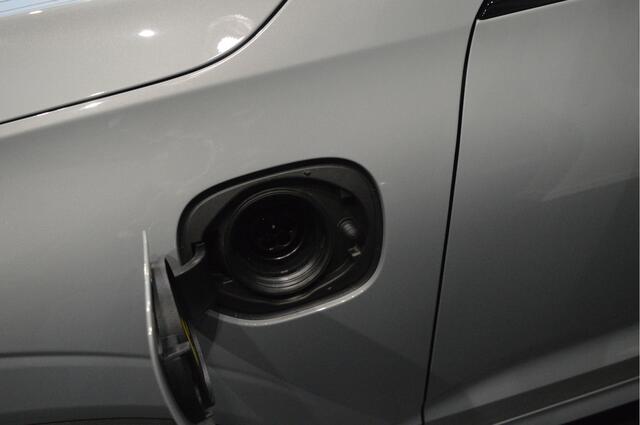 Volvo XC60 2.0 T6 Plug-in hybrid AWD ultra Dark pano leer Facelift !!