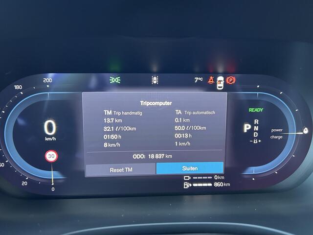 Volvo XC60 2.0 T8 Plug-in hybrid AWD Plus Black Edition Luchtvering / 360 camera / Trekhaak / Bowers & Wilkins audio / Adaptieve cruise / BLIS / Panorama dak