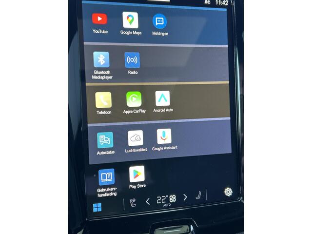 Volvo XC60 2.0 T8 Plug-in hybrid AWD Plus Black Edition Luchtvering / 360 camera / Trekhaak / Bowers & Wilkins audio / Adaptieve cruise / BLIS / Panorama dak