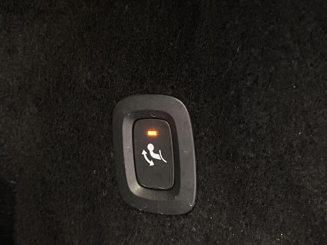 Volvo XC60 2.0 Recharge T6 AWD R-Design / Automaat / NL-Auto / Vol-Leder / Dealer-Onderhouden / 1e-Eigenaar / Pilot-Assist / Open-Panodak / Elektr.-Uitklapbare Trekhaak / Stoel-/Stuurverwarming / Adaptieve Cruise-Control Stop&Go / Climate-Control / Keyless / LED / D