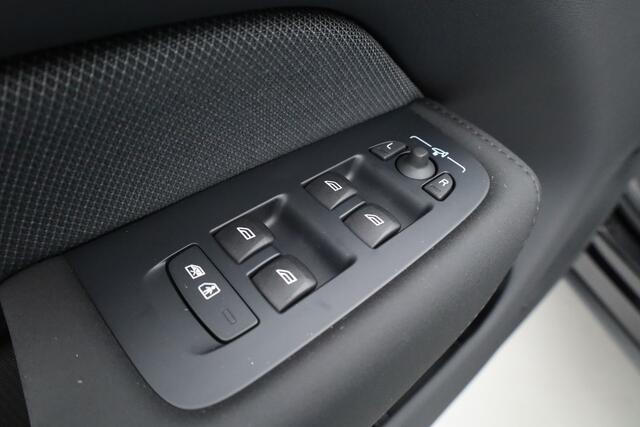 Volvo XC60 T6 Plug-in hybrid Ultra Black Edition | Facelift | Pano | HUD | 360cam | Harman Kardon | Memory seats | Pilot Assist |