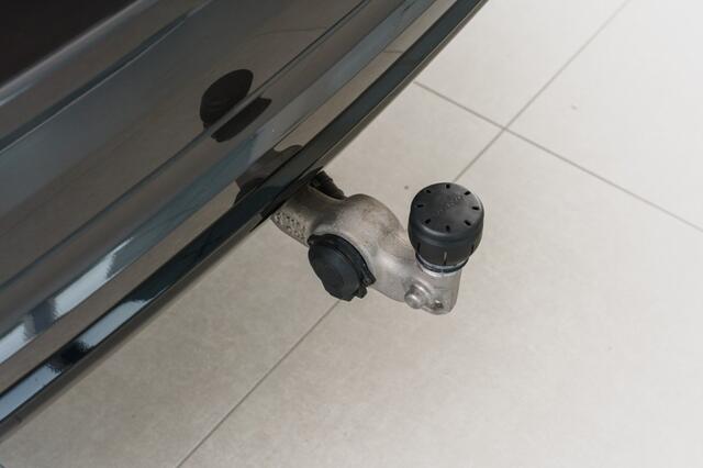 Volvo XC60 T6 AWD Plug-in hybrid R-Design LONG RANGE