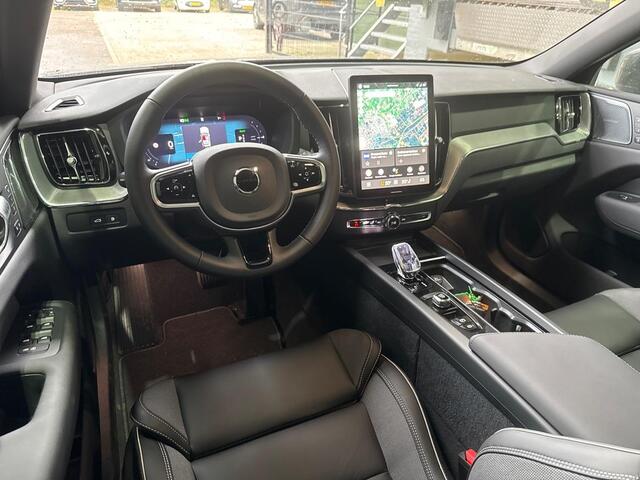 Volvo XC60 T6 Plug-in hybrid Plus Black Edition | FACELIFT | MY2026! | Luchtvering | Head-Up | 360° Camera | ACC
