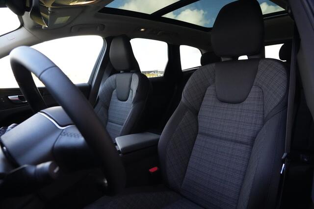 Volvo XC60 2.0 T6 Plug-in hybrid AWD Core Bright 350pk Panoramadak/Navigatie/Camera