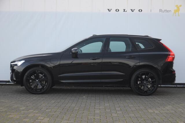 Volvo XC60 T6 350PK Automaat AWD Plus Black Edition / Trekhaak / Panoramadak / BLIS / Adaptieve cruise control / Keyless entry / Stoel - en stuurwielverwarming / elektrische stoelen met geheugen / Parkeersensoren met 360 camera / Elektrische achterklep