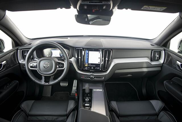 Volvo XC60 2.0 B5 R-Design | Trekhaak | 360 camera | Panoramadak | Harman Kardon audio | 4 zone climate control | Stoel- en stuurwielverwarming | Adaptive cruise control | Head-up display |
