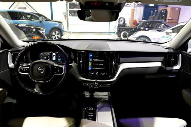 Volvo XC60 2.0 T5 AWD 184kW/250pk Aut8 Inscription 2400kg Trekgewicht!! LUCHTVERING + EL.TREKHAAK + ADAPT.CRUISE + PILOT ASSIST + STOEL-&STUURVERWARMING + 360 CAMERA + STANDKACHEL + ON-CALL + BLIS + LANE ASSIST + PARKSENSOREN + 19" LM-VELGEN!!