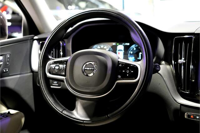 Volvo XC60 2.0 T5 AWD 184kW/250pk Aut8 Inscription 2400kg Trekgewicht!! LUCHTVERING + EL.TREKHAAK + ADAPT.CRUISE + PILOT ASSIST + STOEL-&STUURVERWARMING + 360 CAMERA + STANDKACHEL + ON-CALL + BLIS + LANE ASSIST + PARKSENSOREN + 19" LM-VELGEN!!