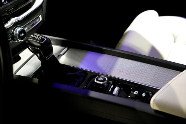 Volvo XC60 2.0 T5 AWD 184kW/250pk Aut8 Inscription 2400kg Trekgewicht!! LUCHTVERING + EL.TREKHAAK + ADAPT.CRUISE + PILOT ASSIST + STOEL-&STUURVERWARMING + 360 CAMERA + STANDKACHEL + ON-CALL + BLIS + LANE ASSIST + PARKSENSOREN + 19" LM-VELGEN!!