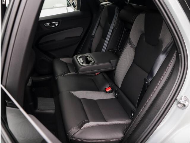 Volvo XC60 2.0 T6 Plug-in hybrid AWD Plus Dark