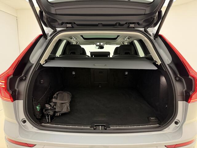 Volvo XC60 T6 AWD 350PK Plus Bright / Alarm / 360 graden camera / Stoel/- en stuurverwarming / Harman Kardon audio /