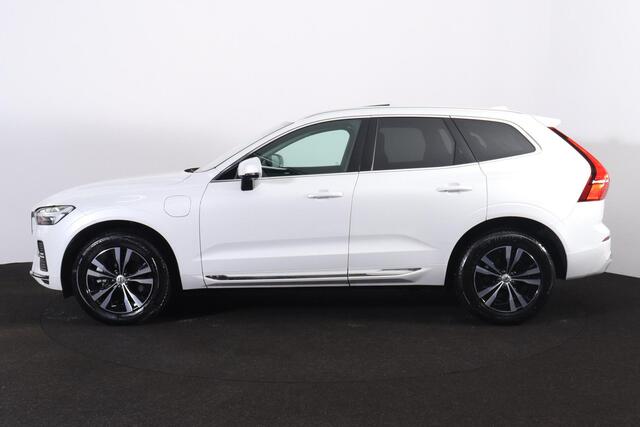 Volvo XC60 T6 Recharge AWD Core Bright - Panorama/schuifdak - IntelliSafe Assist & Surround - Adaptieve LED koplampen - Parkeercamera achter - Verwarmde voorstoelen, stuur & achterbank - Parkeersensoren voor & achter - Draadloze tel. lader - Extra getint glas - Elek