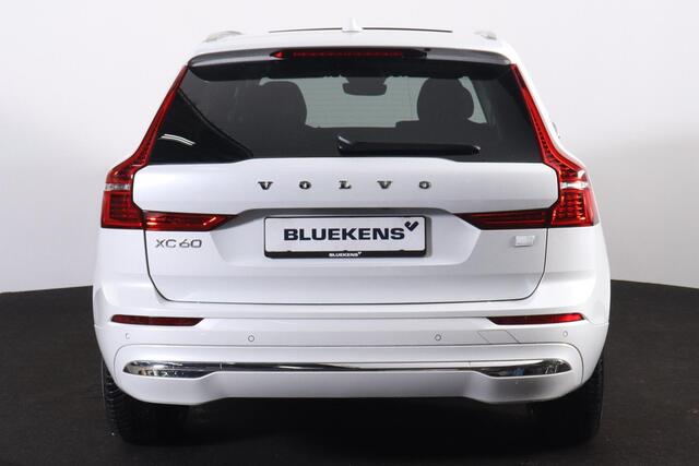Volvo XC60 T6 Recharge AWD Core Bright - Panorama/schuifdak - IntelliSafe Assist & Surround - Adaptieve LED koplampen - Parkeercamera achter - Verwarmde voorstoelen, stuur & achterbank - Parkeersensoren voor & achter - Draadloze tel. lader - Extra getint glas - Elek