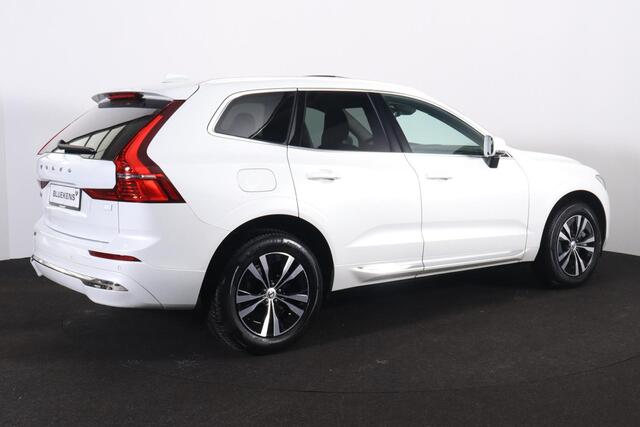 Volvo XC60 T6 Recharge AWD Core Bright - Panorama/schuifdak - IntelliSafe Assist & Surround - Adaptieve LED koplampen - Parkeercamera achter - Verwarmde voorstoelen, stuur & achterbank - Parkeersensoren voor & achter - Draadloze tel. lader - Extra getint glas - Elek