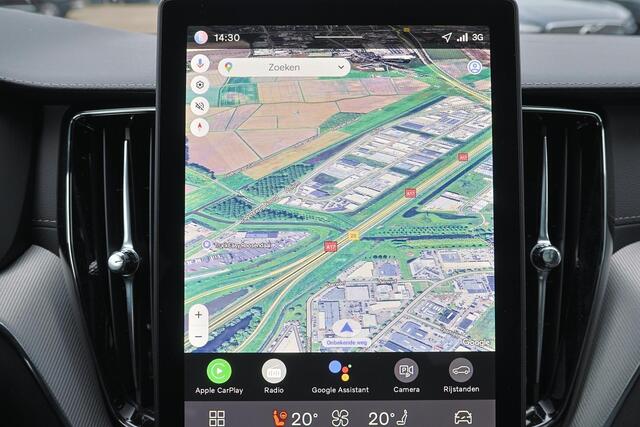 Volvo XC60 T6 Recharge AWD Ultra Black Edition - Panorama/schuifdak - IntelliSafe Assist & Surround - 360º Camera - Harman/Kardon audio - Adaptieve LED koplampen - Verwarmde voorstoelen, stuur & achterbank - Parkeersensoren voor & achter - Elektr. bedienb. voorstoel