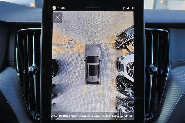 Volvo XC60 T8 Recharge AWD Ultra Black Edition - Luchtvering - Panorama/schuifdak - IntelliSafe Assist & Surround - 360º Camera - Harman/Kardon audio - Adaptieve LED koplampen - Verwarmde voorstoelen, stuur & achterbank - Parkeersensoren voor & achter - Elektr. bedi