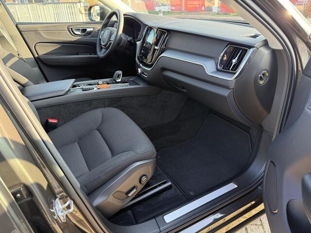 Volvo XC60 2.0 T6 Recharge AWD Climate Pack, Park Assist Pack