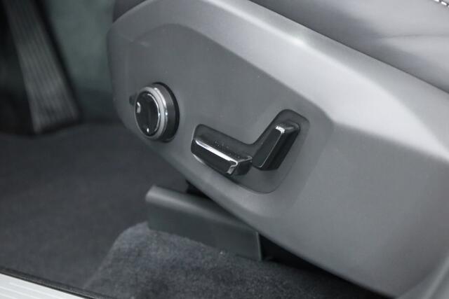 Volvo XC60 T8 Plug-in hybrid Ultra Black Edition | Facelift | Pano | HUD | Harman Kardon | Memory Seats | Pilot Assist | 360cam
