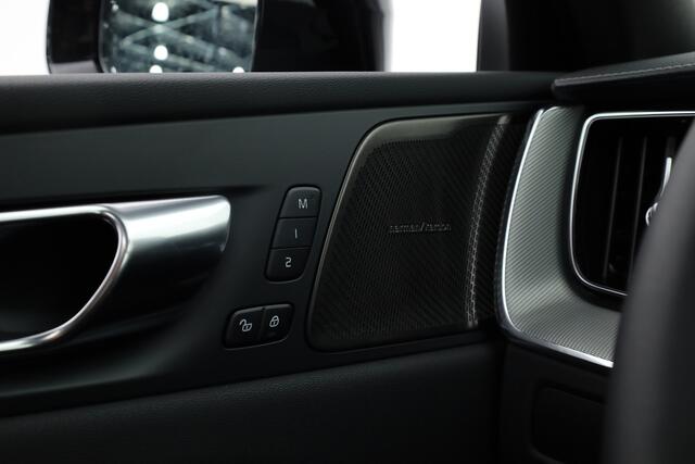 Volvo XC60 T8 Plug-in hybrid Ultra Black Edition | Facelift | Pano | HUD | Harman Kardon | Memory Seats | Pilot Assist | 360cam