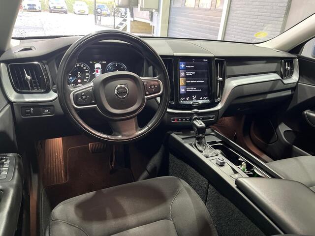Volvo XC60 D4 Momentum | Trekhaak | Getint Glas | Stoel+Stuurverwarming | ACC | Camera | 20 Inch