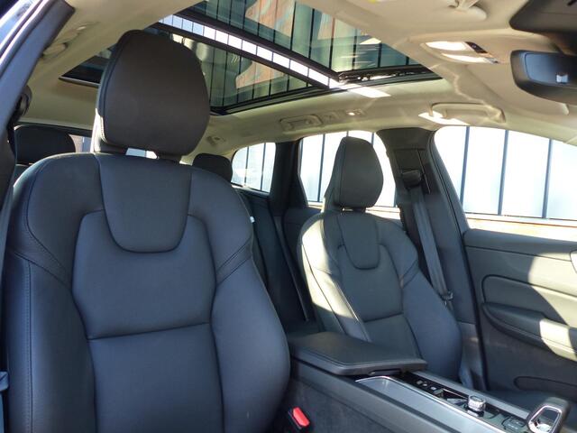 Volvo XC60 T6 Plug-in hybrid AWD Plus Dark