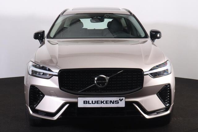 Volvo XC60 T6 Recharge AWD Plus Dark - Panorama/schuifdak - IntelliSafe Assist & Surround - 360º Camera - Verwarmde voorstoelen, stuur & achterbank - Parkeersensoren voor & achter - Elektr. bedienb. voorstoelen met geheugen - Draadloze tel. lader - Elektr. inklapbar
